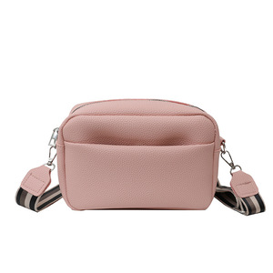 Sac à bandoulière carré pour femme en PU, couleur unie, petit format, avec sangle de guitare - Product Image 1