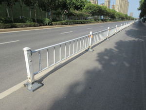 Barandilla de balcón de aleación de aluminio anticorrosión Tamaño personalizado 3mm de espesor Reunión ASTM - Product Image 4