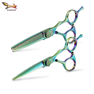 กรรไกรตัดผม <span class=keywords><strong>KUMIHO</strong></span> CLQ-60 รุ่นใหม่ ขนาด 6 นิ้ว สีสันสดใส กรรไกรตัดผมสีเขียว กรรไกรตัดผมสำหรับช่างตัดผม ผลิตจากเหล็กกล้าไร้สนิม 440C คุณภาพสูงจากจีน - Product Image 1