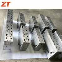 Profils muraux et de plafond en PVC personnalisés, usine de profilés extrudés en PVC spécialisée dans la production de panneaux de construction en PVC rigide