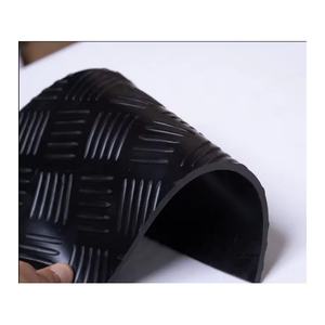 Rollo de alfombrilla de hoja de goma con patrón de cuadros de piso de goma negra absorbente - Product Image 3
