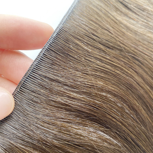 Extensions per capelli all'ingrosso Genius Tape in: Nuovo metodo di extension invisibili a striscia lunga con nastro adesivo - Product Image 3