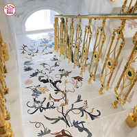 Escalier en marbre avec incrustation au jet d'eau personnalisée, motif botanique, marches en pierre naturelle pour villa haut de gamme, service complet d'usine de marbre