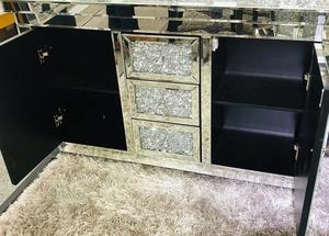 Credenza Moderna di Lusso in Vetro Specchiato Argento con Diamanti Frantumati e MDF, Due Ante, Arredamento per la Casa - Product Image 2