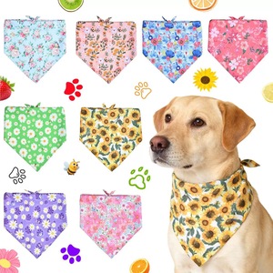 Pañuelo Triangular para Perro con Diseño Floral, Pañuelo para la Boca, Pañuelo para la Cabeza, Bandana, Accesorios para Mascotas, Venta al por Mayor, Nuevo, Diseño Personalizado - Product Image 1