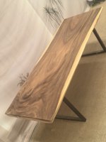Planche de comptoir en bois massif Raintree avec bord naturel, dalles de table à manger en bois massif avec bord naturel pour usage domestique et hôtelier