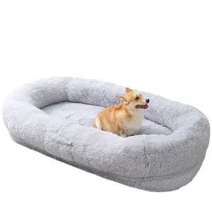 İnsanlar için sıcak satış köpek yatağı s Size uyar ve evcil hayvanlar Doze kapalı yıkanabilir Faux Fur İnsan köpek yatağı
