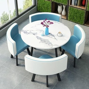Table ronde en bois contemporaine avec quatre chaises assorties - Ajout attrayant aux maisons modernes - Product Image 5