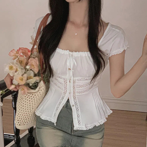 เสื้อครอปถักคอรูปตัวยูแบบเรียบหรูพร้อมดีเทลลูกไม้และแขนพองทรงพองสำหรับผู้หญิง - Product Image 4