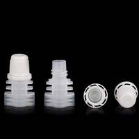 Le bec verseur en PE de 8,2 mm le plus populaire pour liquides alimentaires, avec bouchon