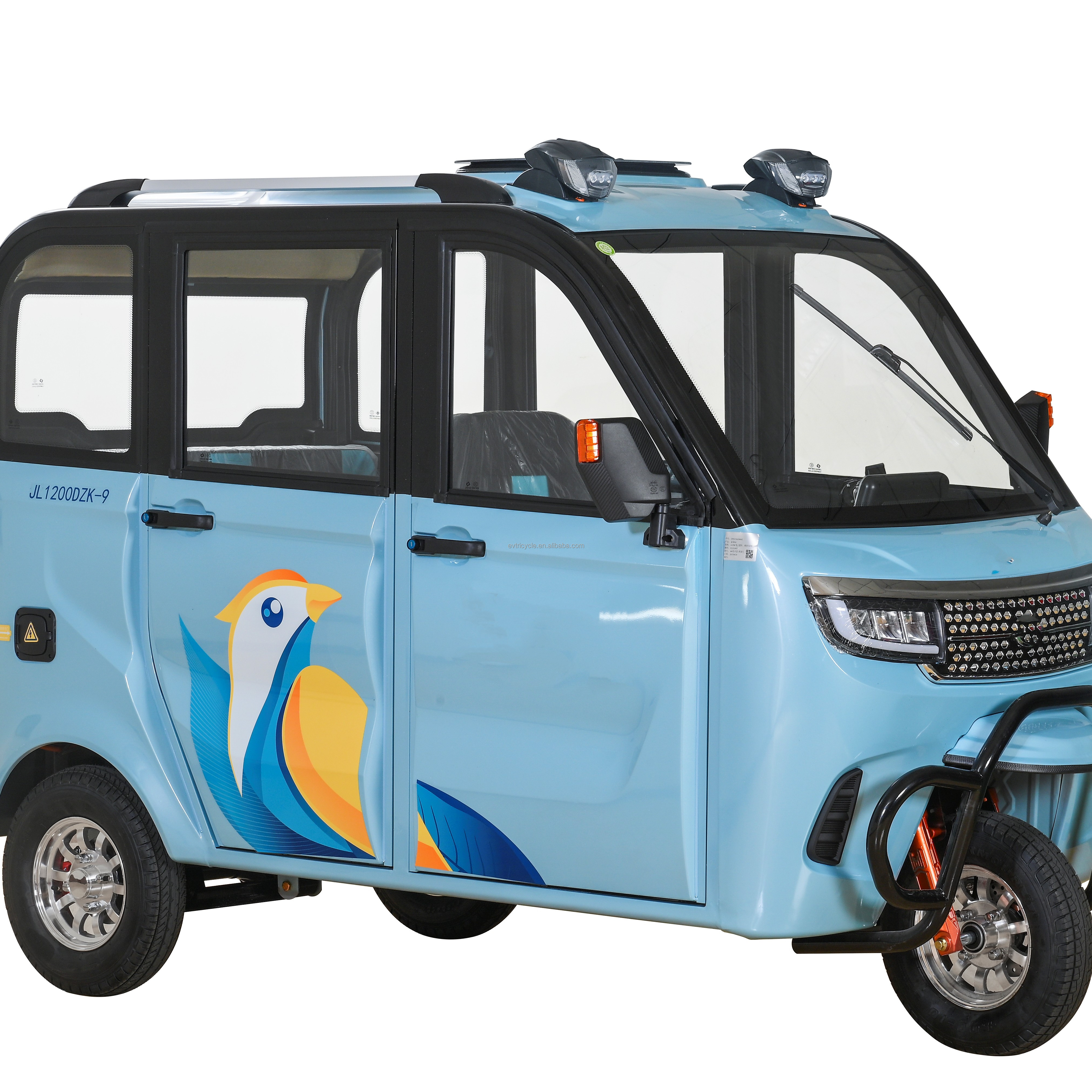Motor Tricycle Cargo Full Closed Taxi Steel Electric Tricycle Popular Bajaj Motorcycle with Bumper and Rack Roof