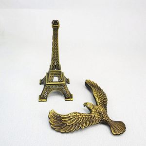 Artisanat métallique : Modèle de tour Aigle à lévitation anti-gravité, Figurine Aigle Tour Eiffel, Ornements de décoration de bureau - Product Image 2