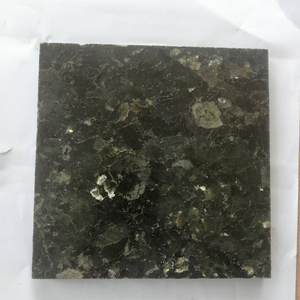 Losas de Granito Esmeralda Perla Natural Pulida Moderna de Primera Calidad, Cortadas a Medida, Duraderas para Cocina, Baño y Exteriores - Product Image 1