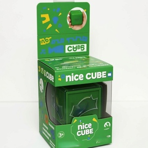 Jouet à presser vert et rouge NeD Nice Cube Sprite Schylling, jouet sensoriel anti-stress à pincer, jouet de compression pour soulager le stress et la tension - Product Image 1