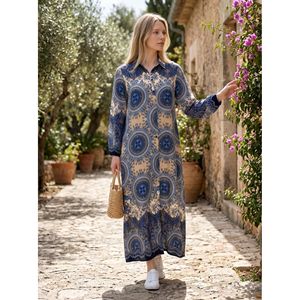 Robe longue en viscose pour femmes grandes tailles Vetre 46-54, style chemise bleu floral - Product Image 1