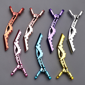Venta al por mayor de fábrica, pinza de peluquería antideslizante colorida de cocodrilo de plástico de 11cm, pinzas de pelo profesionales de cocodrilo - Product Image 1