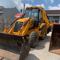 Chargeuse-pelleteuse JCB d'occasion 3CX modèle 2025, puissance 92 kW, bon état, moteur d'origine, roulement, boîte de vitesses, pompe, charge nominale 9000 kg