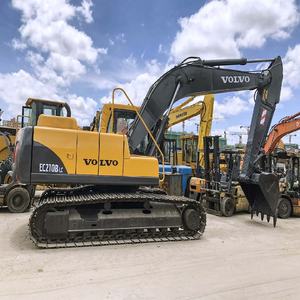 Excavatrice sur chenilles Volvo EC210B d'<span class=keywords><strong>occasion</strong></span> de 21 tonnes avec godet de 1,25 m, pompe, boîte de vitesses et pièces de rechange gratuites à vendre - Product Image 3