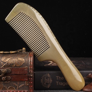 100% pettine per capelli in corno di bue naturale raschiante meridiano massaggio antistatico a denti fini lungo con manico in corno di bufalo naturale - Product Image 3