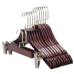 Perchas de madera maciza retro con LOGO al por mayor para adultos, tiendas de ropa, perchas de madera antideslizantes para niños - Product Image 5