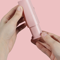 Récipient de poudre libre miroitant de luxe naturel de crème solaire de corps simple rétractable avec couvercle d'applicateur rechargeable de brosse