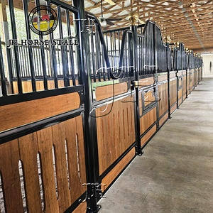 Kit Prefabbricati Personalizzati per Box Cavalli in Legno con Cancelli e Fornitura di Pannelli in Legno di Bambù - Product Image 5