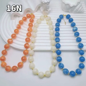 Collier de perles rondes colorées en acrylique style bohème épais de 16 mm pour femmes, idéal pour l'été et la plage - Product Image 2