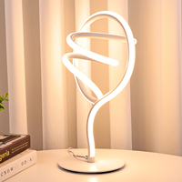 Lampe de table LED chromée à lumière du jour, nouveau design, forme spirale irrégulière, lampe de bureau artistique, abat-jour en métal, alimentation CC