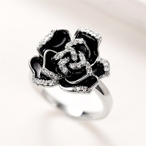 Anello con Design a Rosa Nera, Stile Vintage, Gioiello da Dito per Donne - Product Image 1