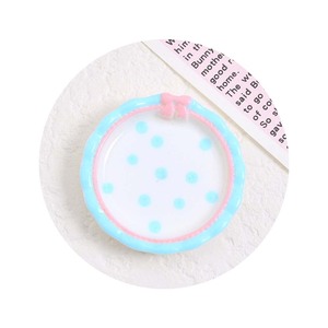 Nouveau design nœud à pois plaque en résine cabochon à dos plat pour maison de poupée miniature, accessoires de colle crème DIY, autocollant de réfrigérateur - Product Image 1