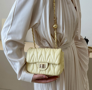 Sacs à main en cuir végétalien avec chaînes sacs à main sacs à main classiques de haute qualité à la mode pour femmes - Product Image 6