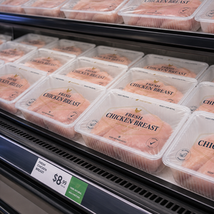 บรรจุภัณฑ์แบบฝาพับสำหรับอกไก่สด ขนาด 2500 มล. ถาดพลาสติก PP สำหรับอาหาร ปรับแต่งได้ ปลอดสาร BPA ได้รับการรับรองจาก FDA - Product Image 4