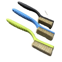 Brosse à craie grimpante en poils de sanglier avec manche en plastique