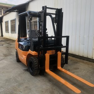 Carretilla Elevadora Diésel Usada al 90% Nueva, 2.5 Toneladas, Alta Calidad, Bajo Precio, Buena Eficiencia, Motor Japonés, 1 Año de Garantía, en Venta - Product Image 2