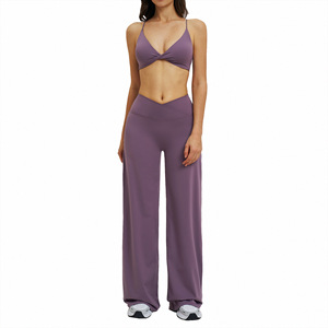 Conjunto Deportivo de Yoga Transpirable de Dos Piezas con Cintura Cruzada y Pantalones Anchos para Correr al Aire Libre - Product Image 2