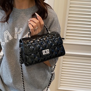 Bolso de Mano con Cadena en Forma de Diamante, Estilo Coreano 2026, Elegante y Versátil, Bolso Cuadrado Pequeño - Product Image 4