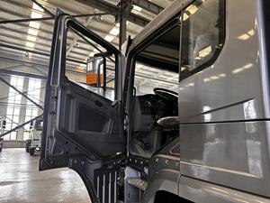 شاحنة قلابة شاكمان X3000 8x4 مجددة للتصدير: قوة 400 حصان للمهام الثقيلة في التعدين والبناء - Product Image 4