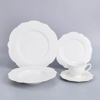 Service de table 6 pièces en porcelaine fine blanc uni à bord festonné, compatible lave-vaisselle, comprenant assiettes, bols et théière, coffret cadeau