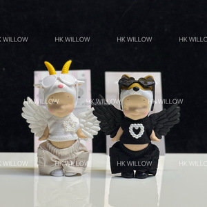 NUEVO Set de Mini Ropa Hecha a Mano para Llaveros DIY con Jeans, Vestido y Falda al por Mayor - Product Image 4