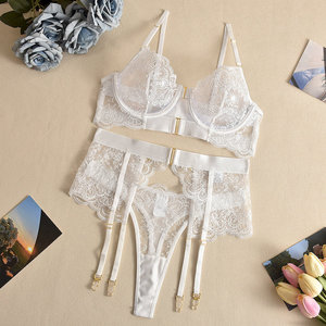 Ensemble de lingerie féminine de luxe en dentelle blanche 4 pièces, élégant, brodé, lingerie érotique, chaîne fantaisie, culotte transparente sexy, soutien-gorge - Product Image 1
