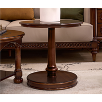 Table basse classique en bois massif d'inspiration vintage, durable, avec rangement et multifonctionnelle pour le salon