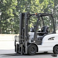 Chariot élévateur à fourche au lithium de 2,5 tonnes, chariot élévateur à contrepoids électrique alimenté par batterie au lithium pour la logistique d'entrepôt