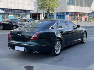 La <span class=keywords><strong>Jaguar</strong></span> XJ XJL 3.0 Panoramic Business Edition 2012, essence professionnelle, est au <span class=keywords><strong>prix</strong></span> d'un véhicule économique conforme à la norme Euro 5. - Product Image 4