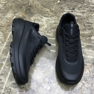 รองเท้าผู้ชายแบบผูกเชือกสีดำลายทางสไตล์ใหม่ประจำฤดูร้อนปี 2026 พร้อมพื้นรองเท้ายางหนาและหน้าผ้าตาข่ายระบายอากาศได้ดี - Product Image 4