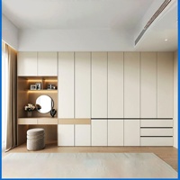 Armoire de chambre à coucher personnalisée, rangement luxueux à portes coulissantes légères, dressing ouvert, design de mobilier tendance