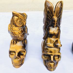 Groothandel Hoge Kwaliteit Crystal <span class=keywords><strong>Tiger</strong></span> <span class=keywords><strong>Eye</strong></span> Schedels Met Papegaai Kristal Unieke Carving Tijgeroog Standbeeld Voor Decoratie - Product Image 2