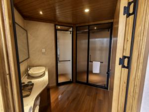 บ้านไม้รูปทรงเพชรสไตล์ที่ราบสูงกลางแจ้งบ้านหรูสวยงามที่พักในโรงแรมที่พักกระท่อมไม้ซุงแกลมปิ้งรีสอร์ท - Product Image 6