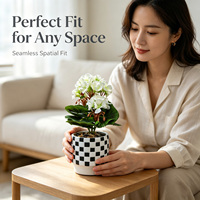 Plante Artificielle Blanche en Pot de 27 cm à Marque Blanche, Mini Fausse Fleur en Pot à Carreaux pour Décoration de Bureau Esthétique