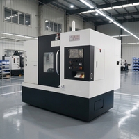 Centre d'usinage vertical CNC Mitsubishi VMC1160 de haute précision pour le perçage et le taraudage de pièces métalliques en usine