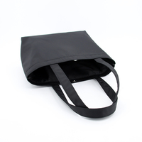 Sacs fourre-tout en nylon imperméables réutilisables personnalisés avec poignées durables et grande capacité pour les courses quotidiennes, les voyages, les cadeaux promotionnels